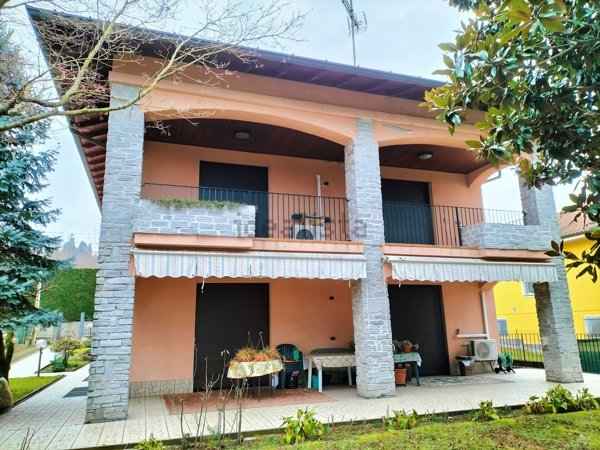 casa indipendente in vendita a Taino