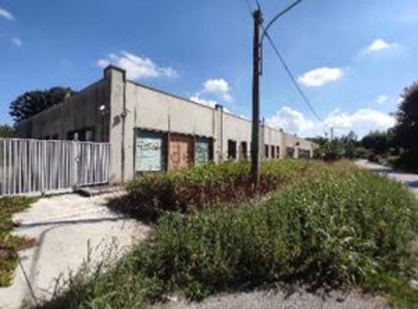 capannone in vendita a Taino