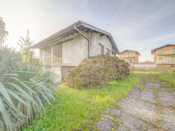 casa indipendente in vendita a Taino