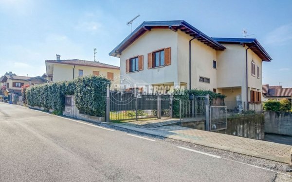 appartamento in vendita a Taino