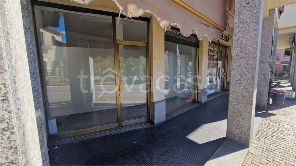 negozio in vendita a Taino