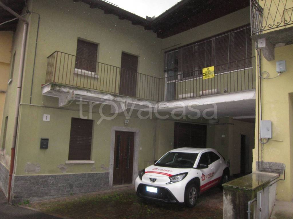 casa indipendente in vendita a Ternate