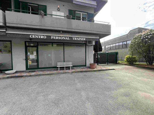 negozio in vendita a Ternate