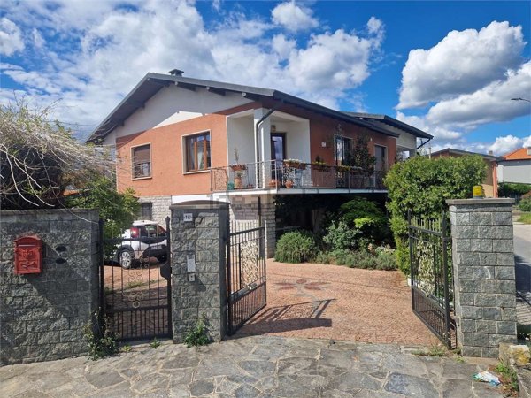casa indipendente in vendita a Ternate