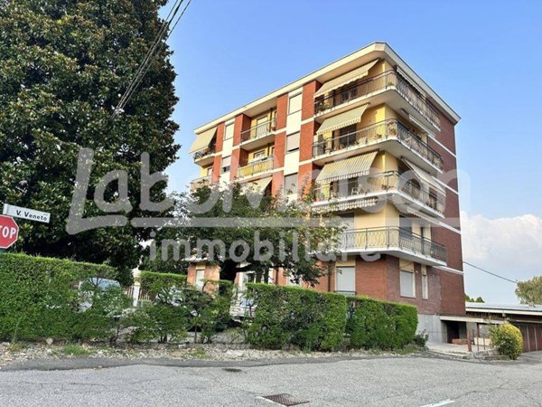 locale commerciale in vendita a Ternate