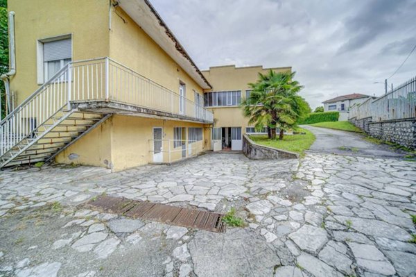 locale commerciale in vendita a Ternate