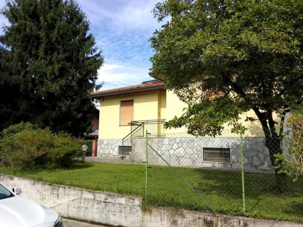 casa indipendente in vendita a Ternate