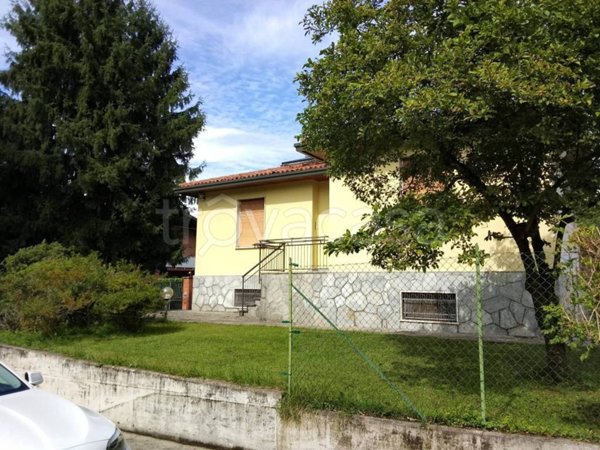 casa indipendente in vendita a Ternate