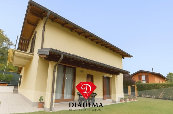 casa indipendente in vendita a Ternate