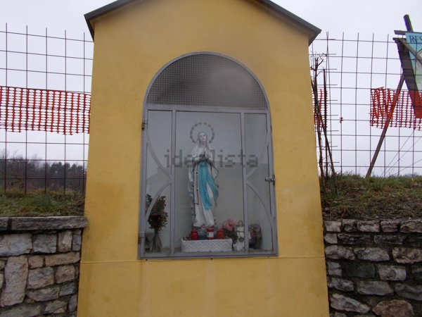 casa indipendente in vendita a Ternate