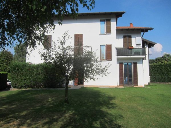 casa indipendente in vendita a Ternate