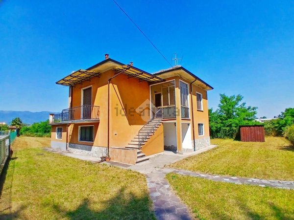 casa indipendente in vendita a Ternate