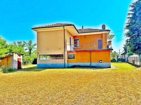 casa indipendente in vendita a Ternate