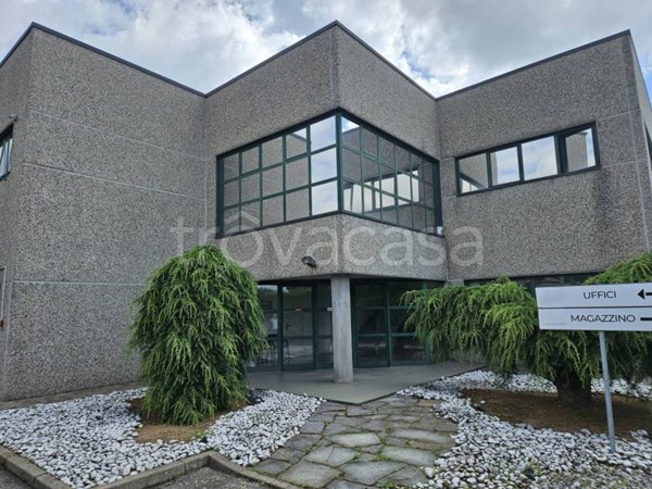 locale commerciale in vendita a Ternate