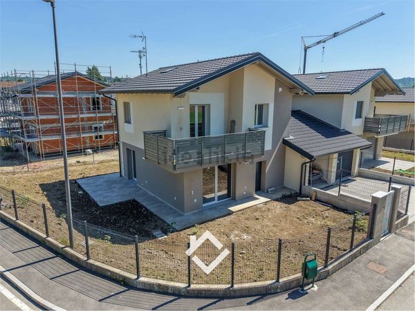 casa indipendente in vendita a Ternate