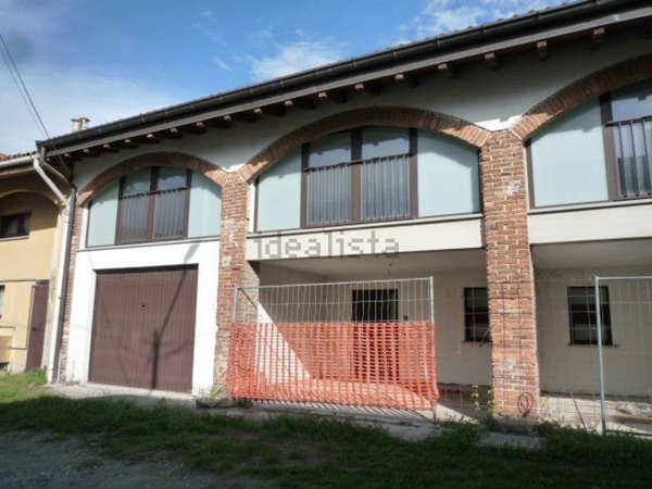 casa indipendente in vendita a Ternate