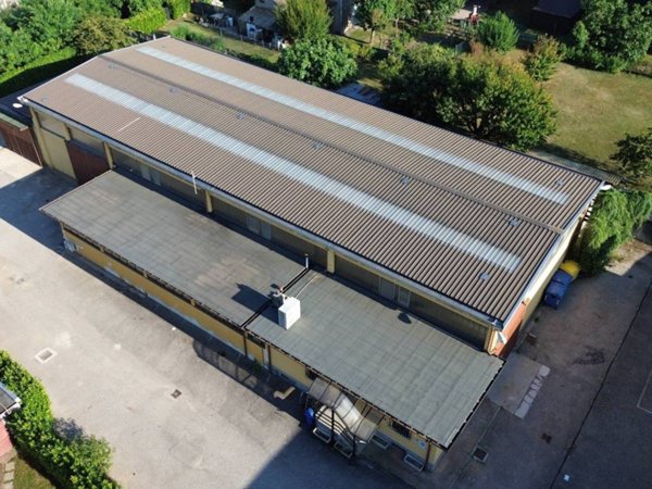 locale commerciale in vendita a Ternate