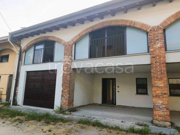 casa indipendente in vendita a Ternate
