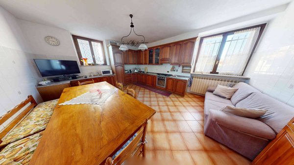 casa indipendente in vendita a Tradate in zona Abbiate Guazzone