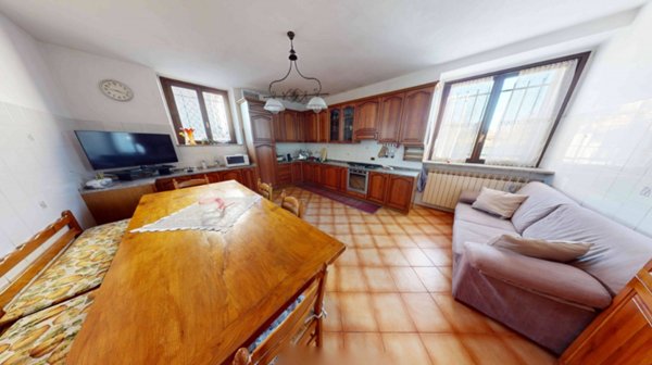 casa indipendente in vendita a Tradate in zona Abbiate Guazzone