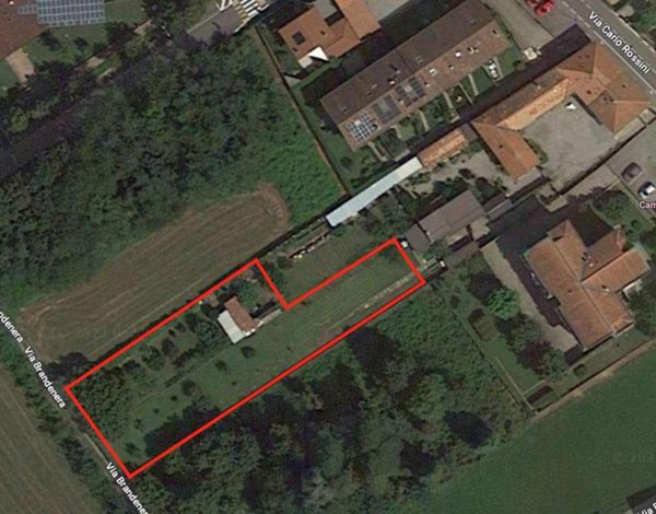terreno edificabile in vendita a Tradate in zona Ceppine