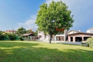casa indipendente in vendita a Tradate