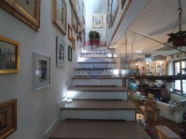 casa indipendente in vendita a Tradate