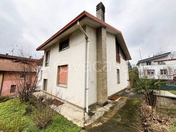 terreno edificabile in vendita a Tradate in zona Abbiate Guazzone