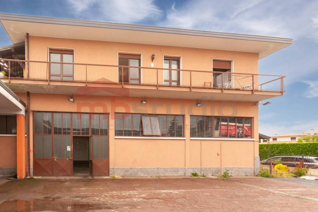 appartamento in vendita a Tradate in zona Abbiate Guazzone