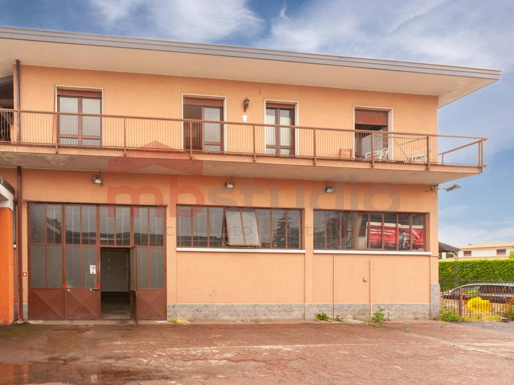 appartamento in vendita a Tradate in zona Abbiate Guazzone