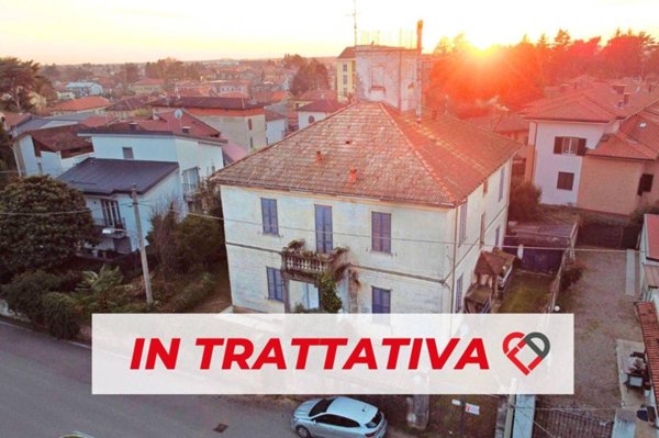 casa indipendente in vendita a Tradate