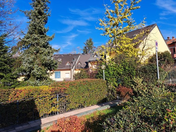 casa indipendente in vendita a Tradate