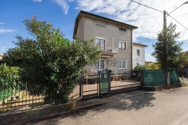 casa semindipendente in vendita a Tradate