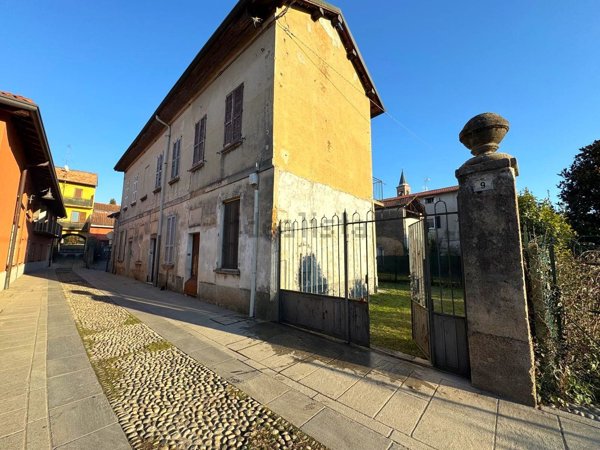 casa indipendente in vendita a Tradate in zona Abbiate Guazzone