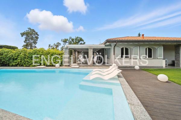 casa indipendente in vendita a Tradate