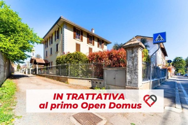 casa indipendente in vendita a Tradate