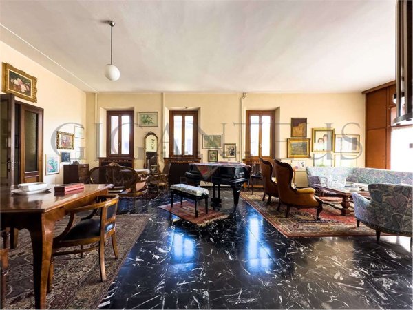 casa indipendente in vendita a Tradate