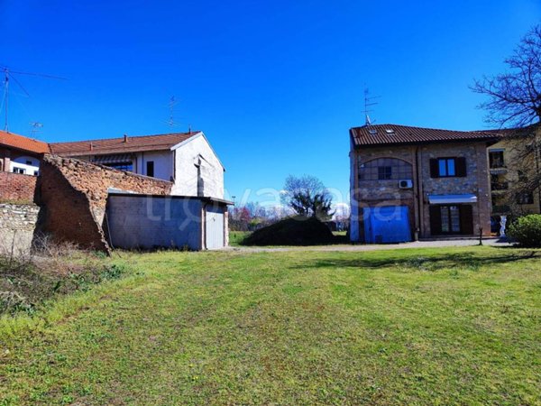 terreno edificabile in vendita a Tradate in zona Ceppine