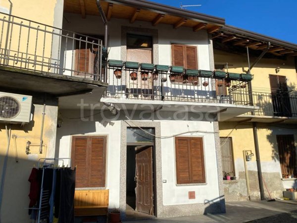 casa indipendente in vendita a Tradate