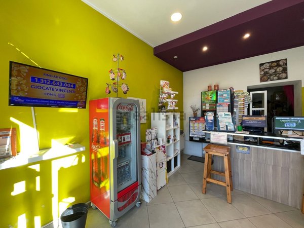 negozio in vendita a Tradate