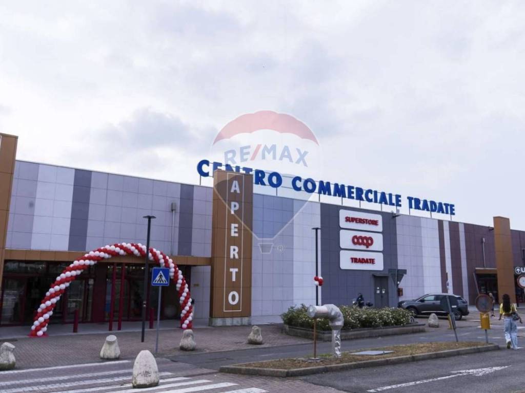 negozio in vendita a Tradate