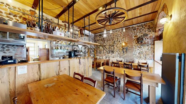 negozio in vendita a Tradate