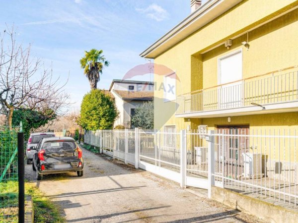 casa indipendente in vendita a Tradate in zona Ceppine