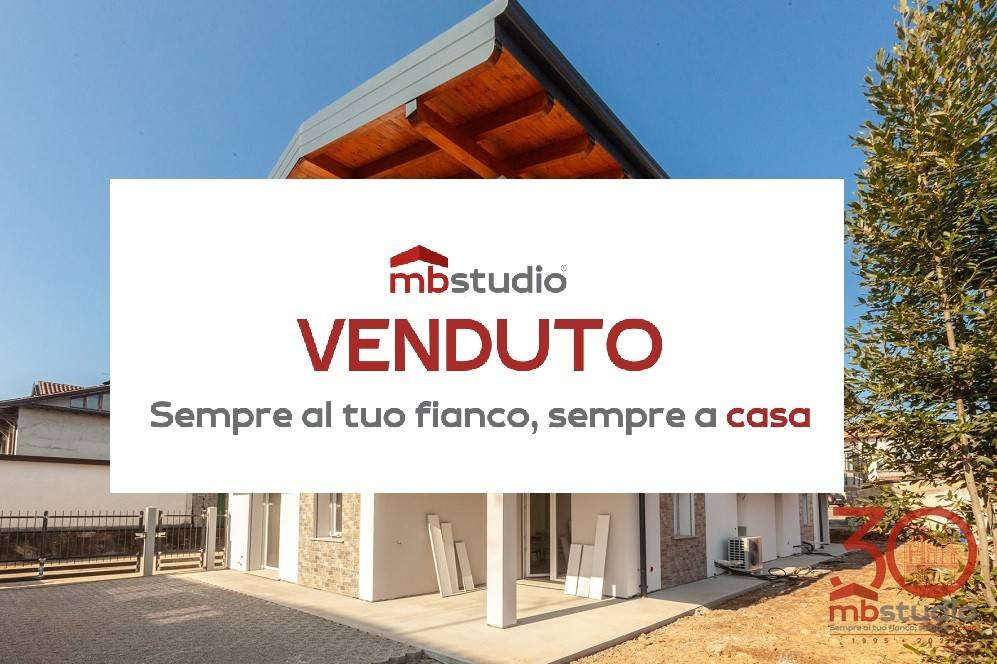 casa indipendente in vendita a Tradate