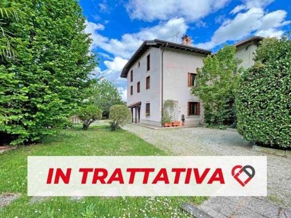 casa indipendente in vendita a Tradate in zona Abbiate Guazzone
