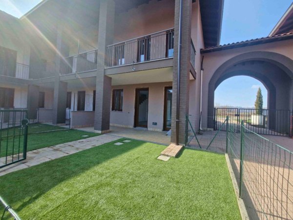 casa indipendente in vendita a Tradate