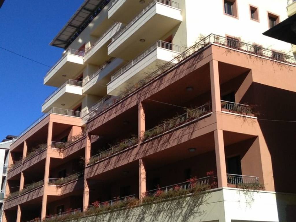 negozio in vendita a Tradate