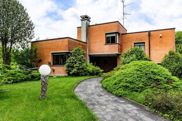 casa indipendente in vendita a Tradate