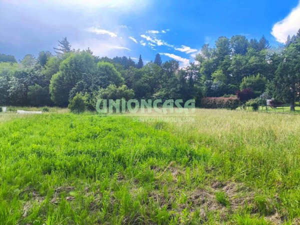 terreno edificabile in vendita a Tradate