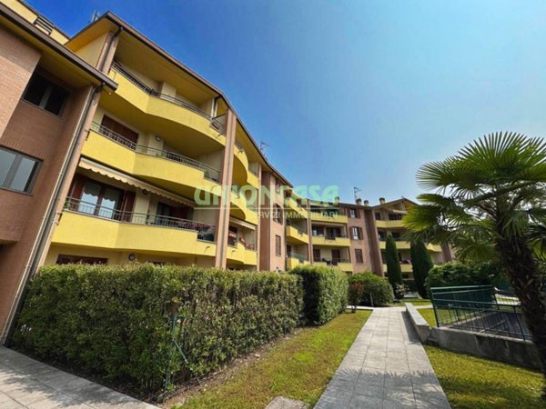 appartamento in vendita a Tradate in zona Ceppine